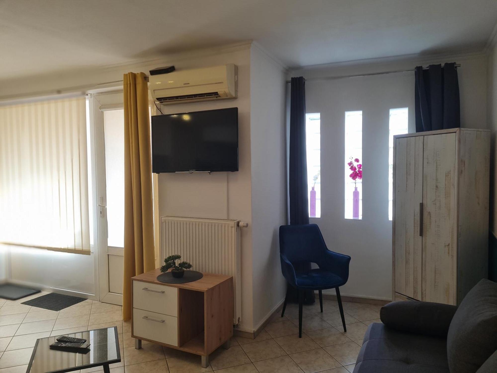 Csever Apartman Tata Esterno foto