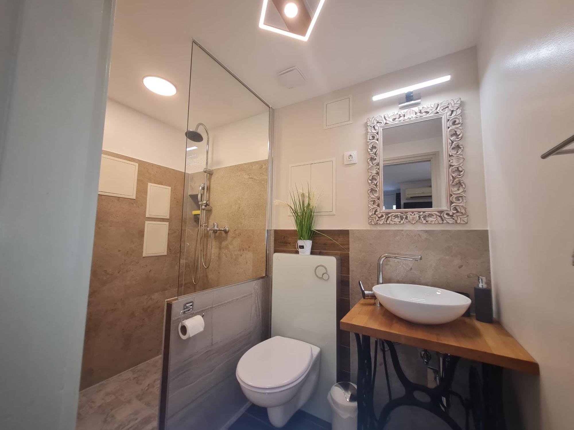 Csever Apartman Tata Esterno foto